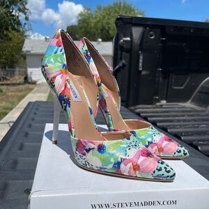 Steve Madden flowered heels